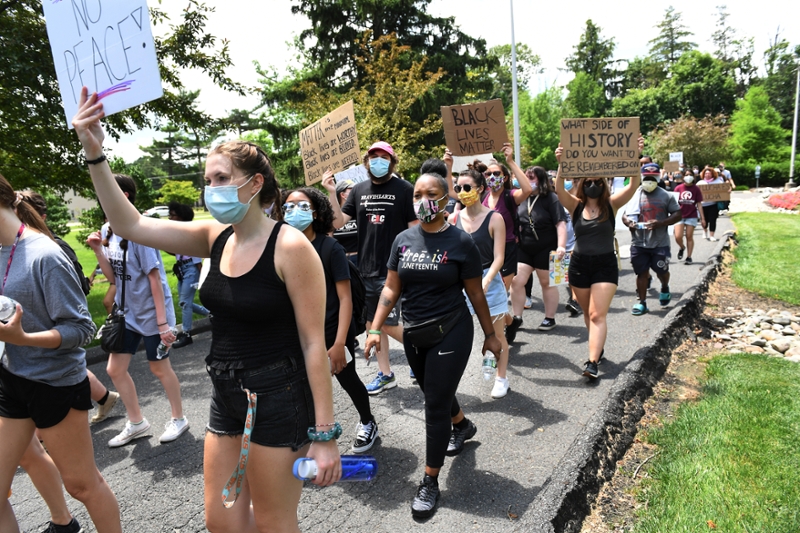 Students drown out protesters spreading 'hate speech' on Rowan